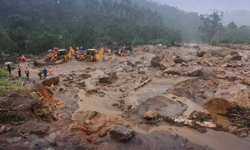 কেরালায় ভূমিধসে মৃতের সংখ্যা বেড়ে ৯৩