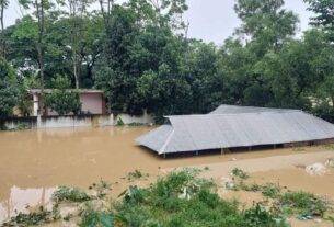 চলমান বন্যায় ক্ষতিগ্রস্ত ৪৯ লাখ মানুষ, মৃত্যু ১৮: ত্রাণ মন্ত্রণালয়