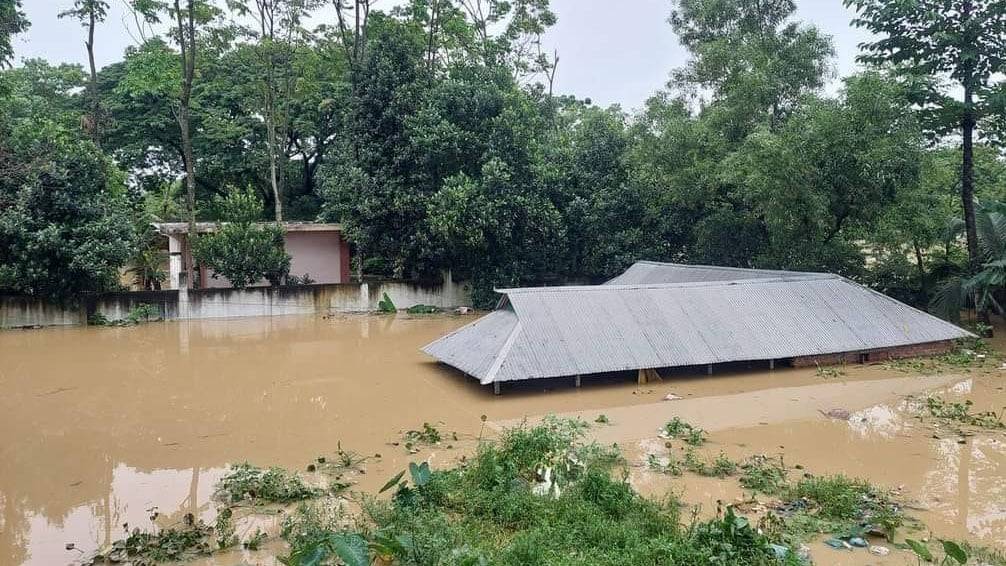 চলমান বন্যায় ক্ষতিগ্রস্ত ৪৯ লাখ মানুষ, মৃত্যু ১৮: ত্রাণ মন্ত্রণালয়