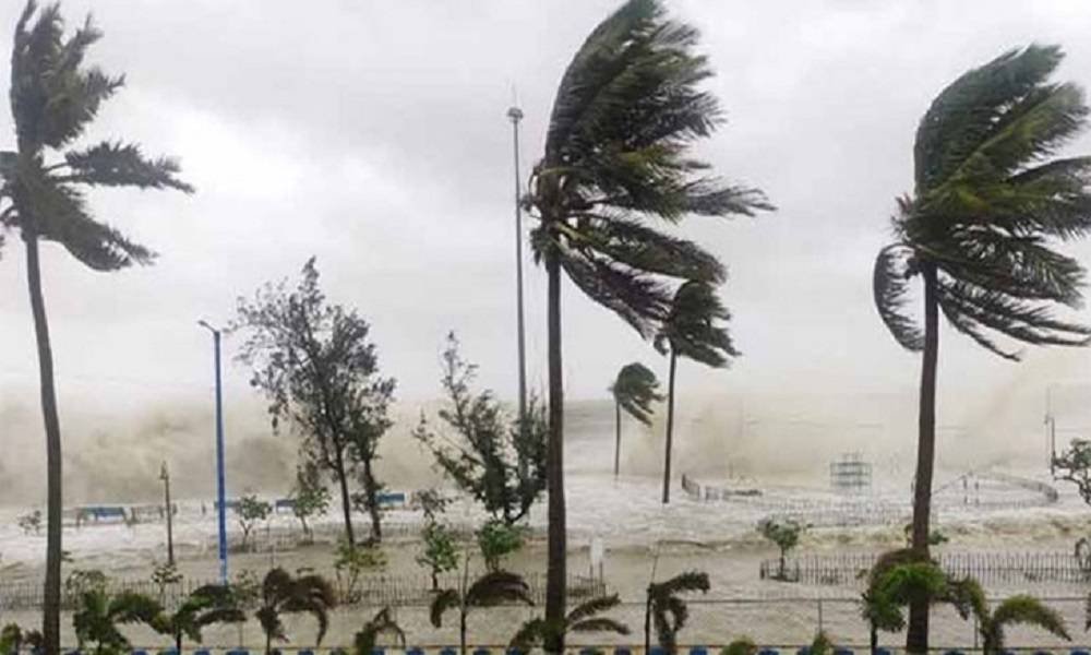 ১৩ জেলার ওপর দিয়ে ঘণ্টায় ৬০ কিলোমিটার বেগে ঝড়ের আভাস